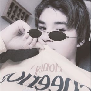 Meet your Posher, Isabel